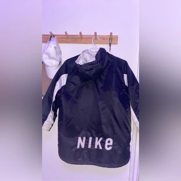 Nike jacket - Picture 2 of 4